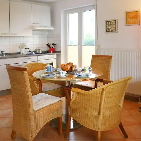 Appartementhaus Waldstrasse - - Sonnenschein Apartment Baabe